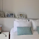 Guest house Jardim Do Morro Places