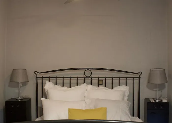 Jardim Do Morro Places Gasthuis